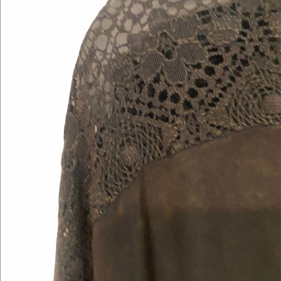 Andree by Unit Women’s Gray Distressed Top • Large - Picture 6 of 16